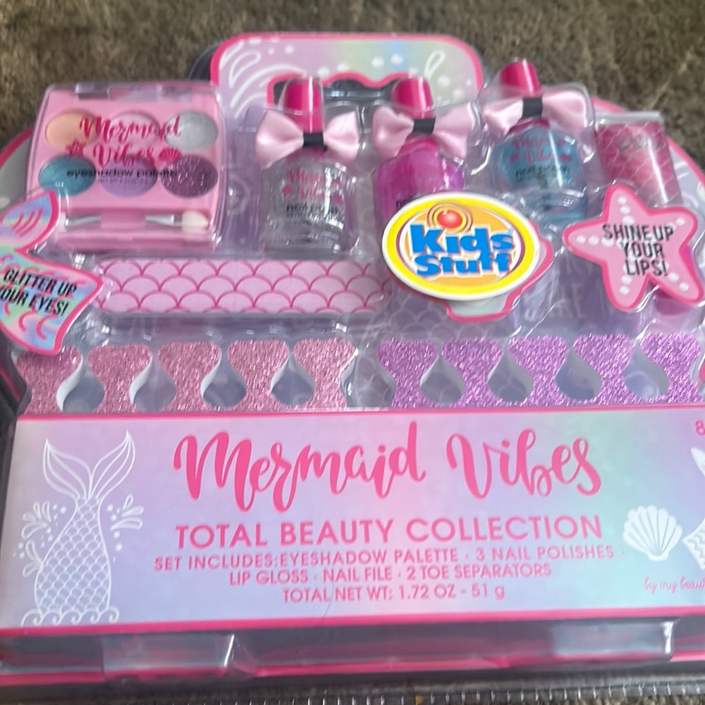 Mermaid Vibes Makeup Kit